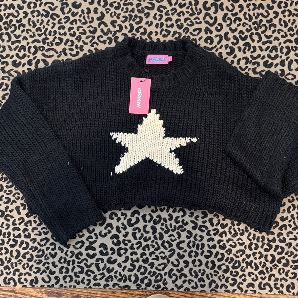 Edikted Black Cropped Crewneck Sweater with Cream Star